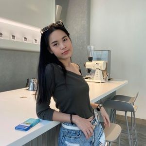 Meet your Posher, Carrie